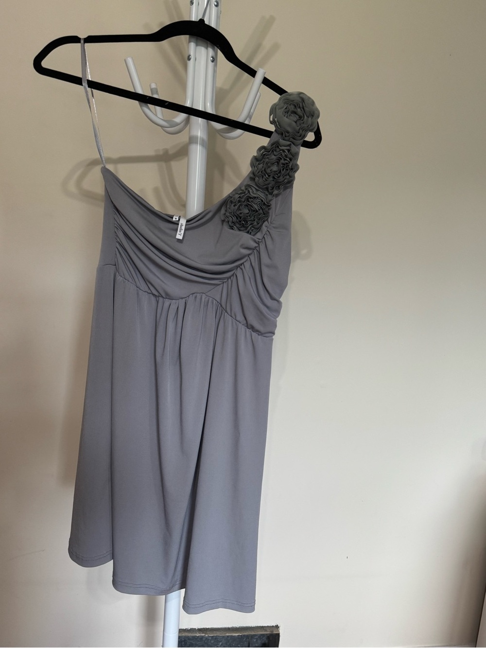 Studio Y One-Shoulder Gray Floral Rosette Dress